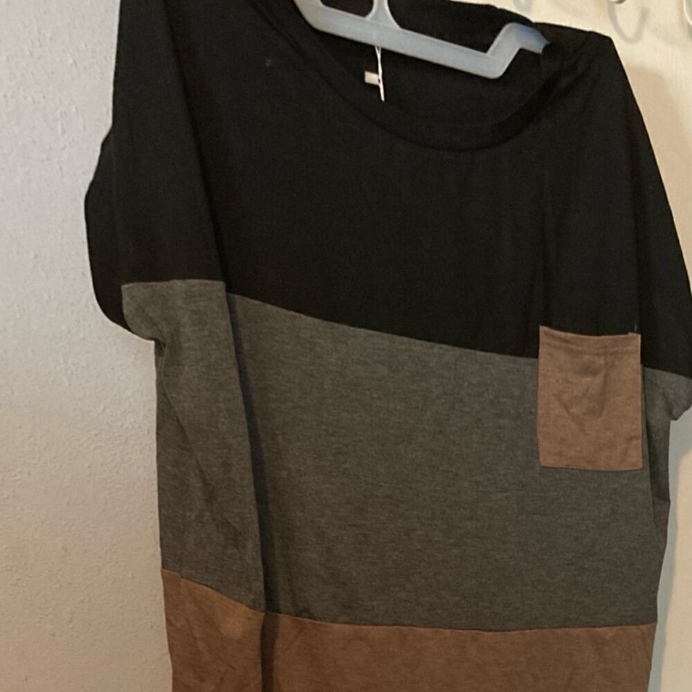 BloomChic three color pull over top size 12